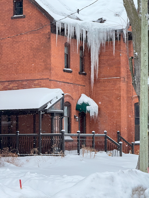 This is why there are warnings about falling ice