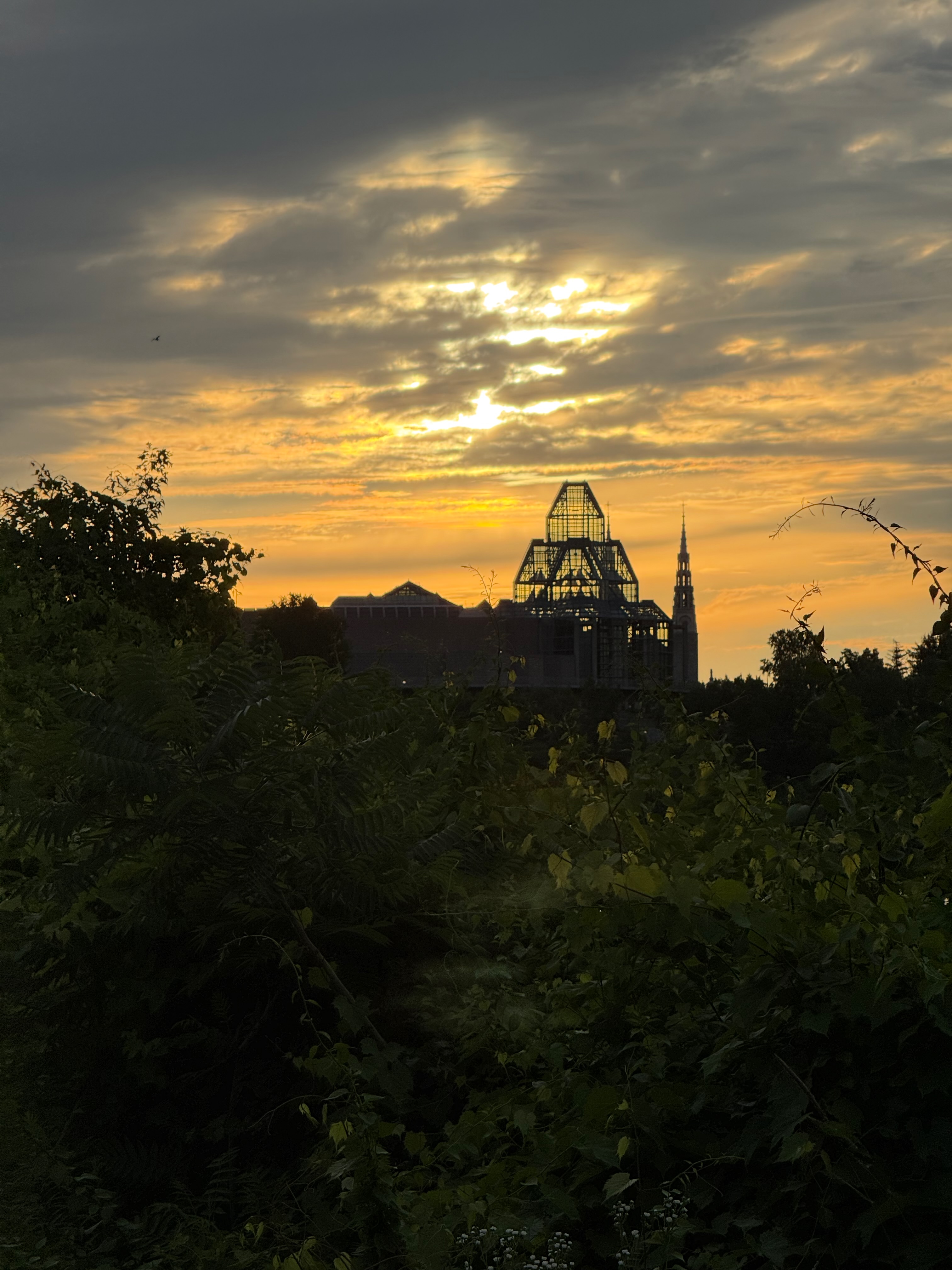 Sillhouete of the National Art Gallery of Canada in the sunrise